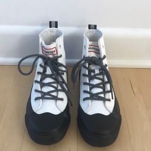 HUNTER CANVAS HIGH TOP BOOTIES